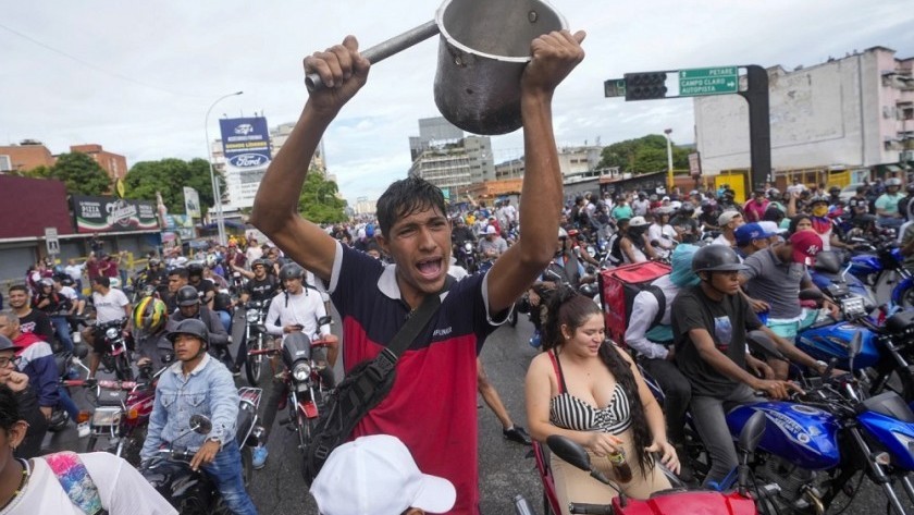 Miles de personas protestan en Caracas contra la reelección de Maduro