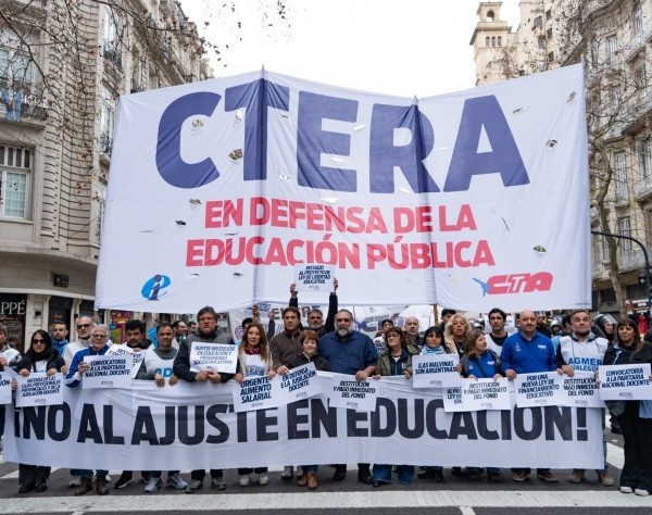 Fallido reinicio de clases en escuelas públicas: Paro nacional docente