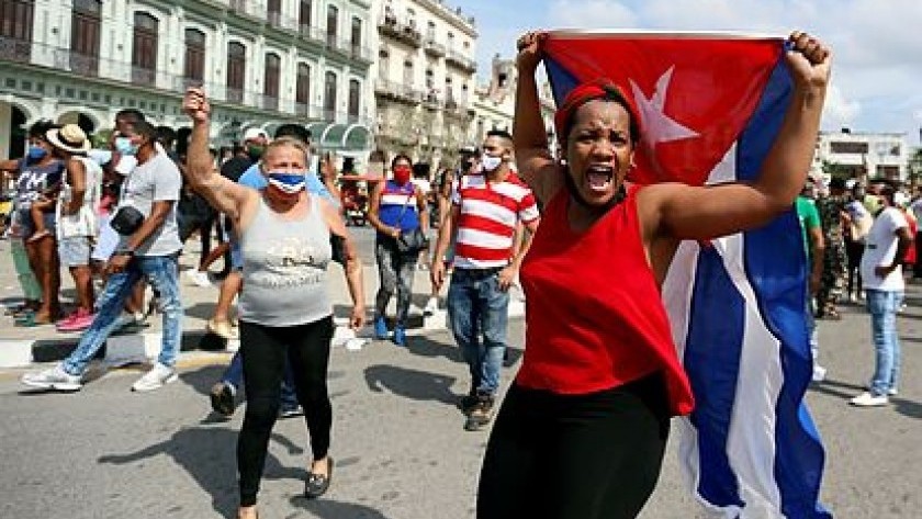 Una inédita ola de protestas recorre Cuba al grito de ¡libertad!