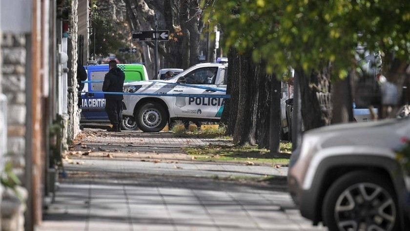 Asesinó a su esposa y a su hijo de 7 años y se suicidó