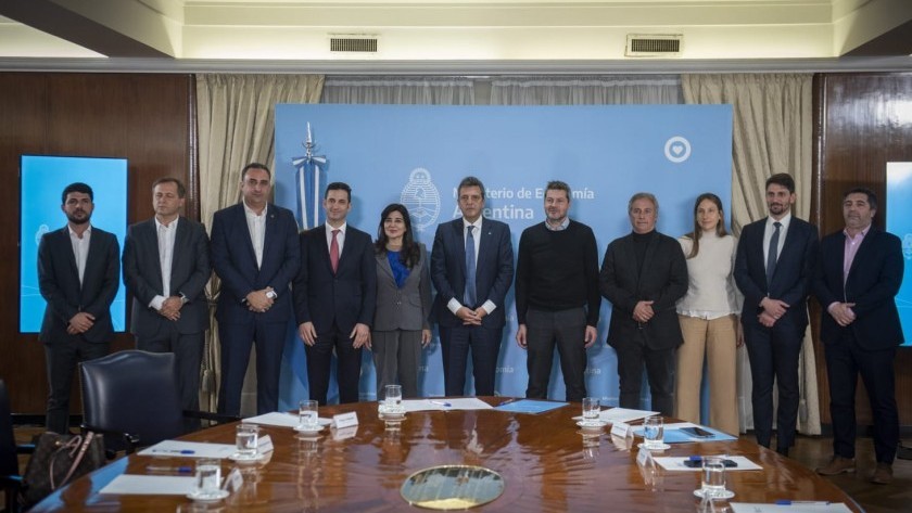 Massa y Lammens acordaron precios con las cámaras prestadoras para lanzar el PreViaje