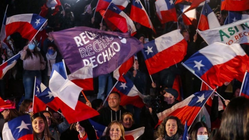 Chile rechaza la nueva Constitución con una amplia mayoría 